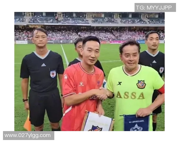 香港足球明星踢人事件引发热议视频曝光引发球迷讨论与反思 香港足球明星踢人事件引发热议视频曝光引发球迷讨论与反思